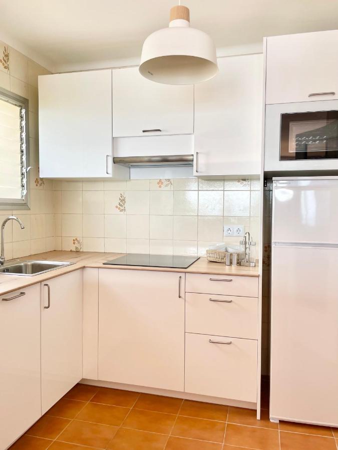רוזס Luminoso Apartamento Frente Al Mar Con Piscina מראה חיצוני תמונה